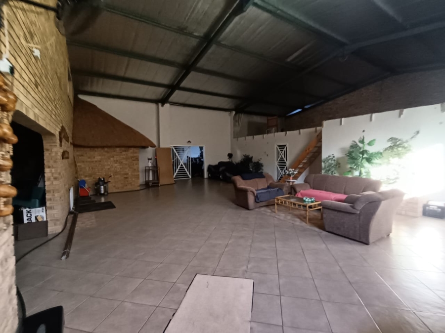 4 Bedroom Property for Sale in Mooinooi North West